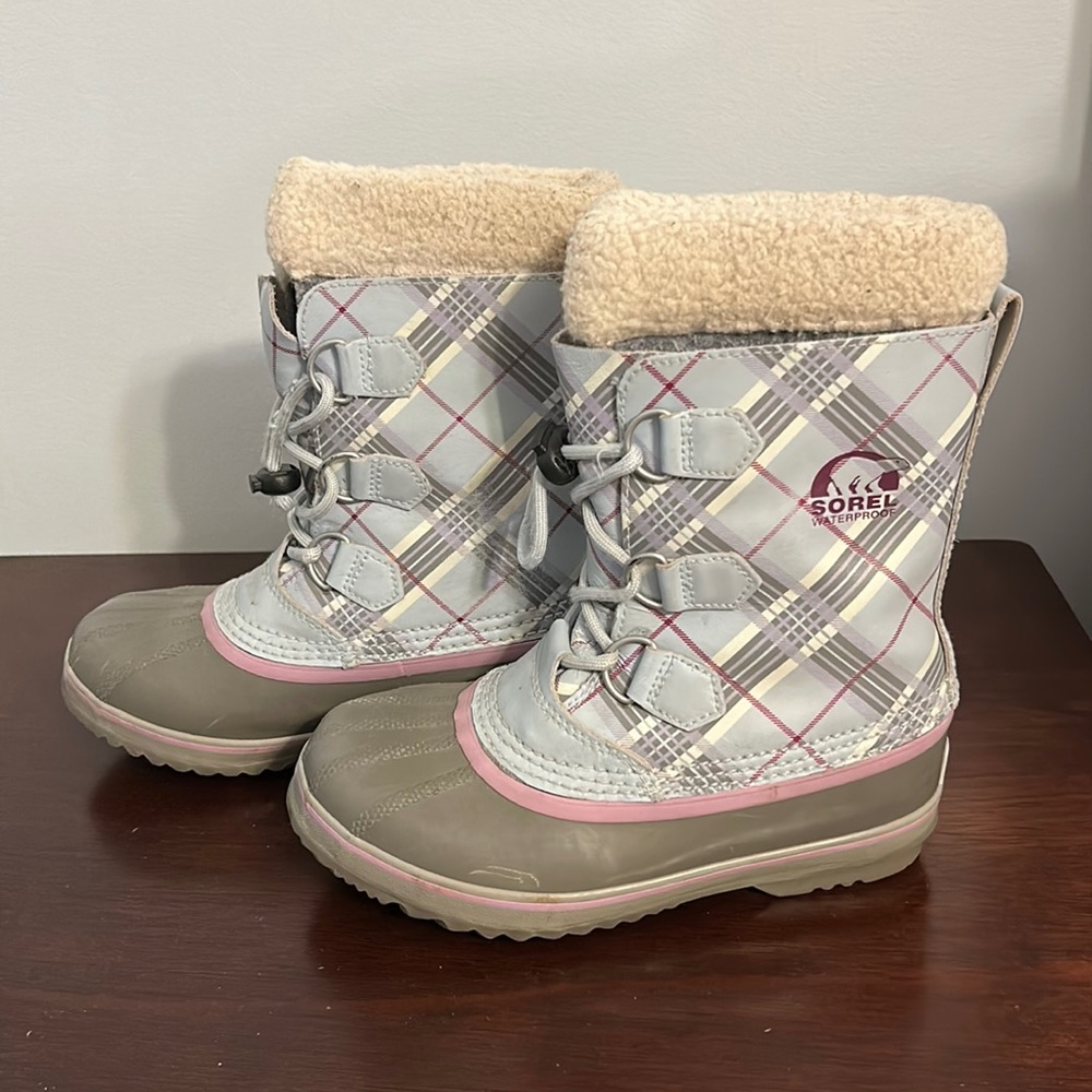 Sorel girls winter boots size 3